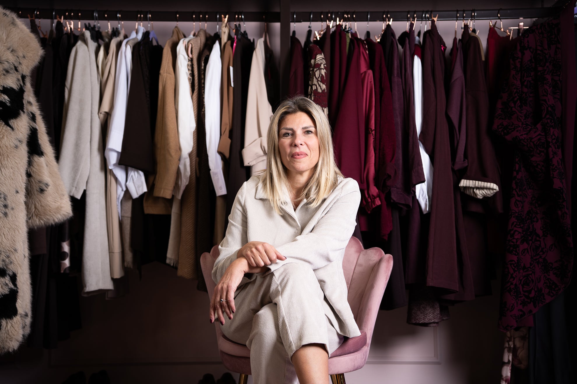 Scialle ricamato Sevillana o Chulapa da donna in vari colori Scialle ricamato Sevillana o Chulapa da donna in vari colori